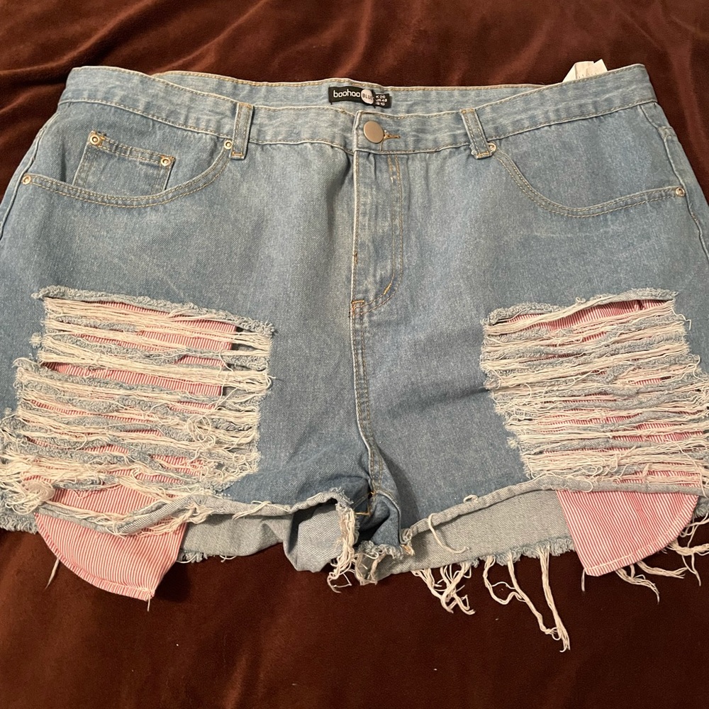 Boohoo shorts 🧿